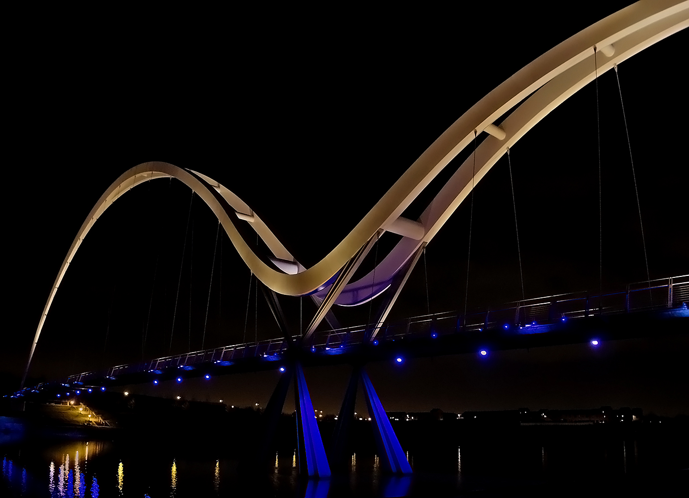 фото "Infinity bridge..." метки: жанр, архитектура, 