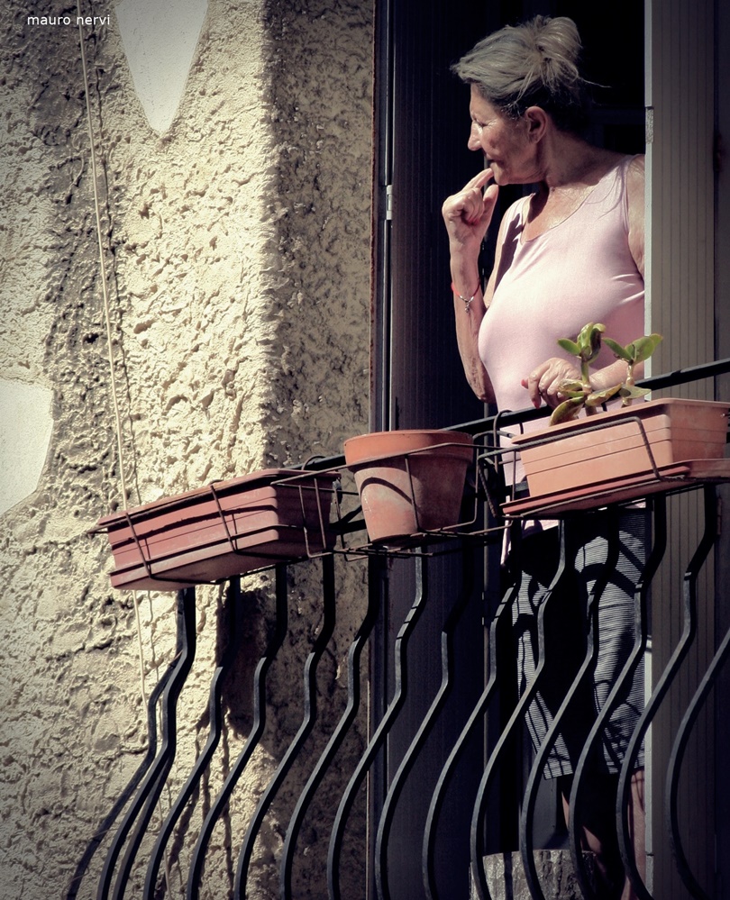 photo "to the balcony" tags: street, 