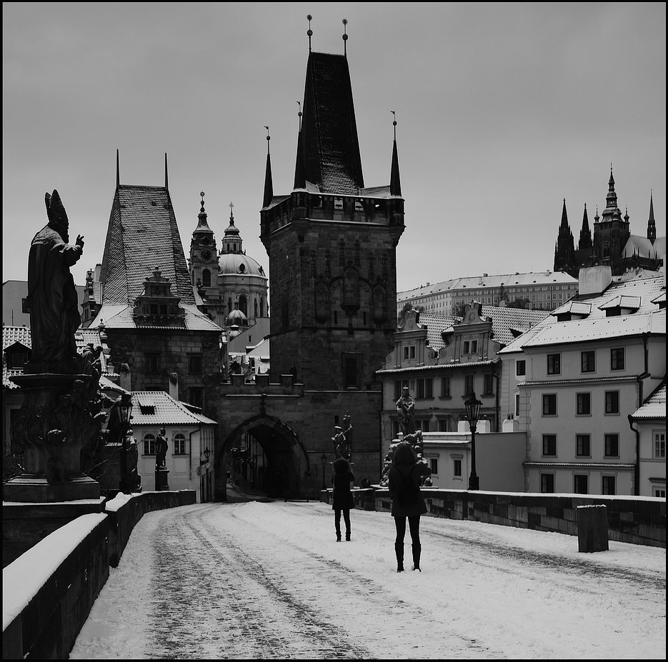 photo "На Карловом мосту" tags: black&white, Prag, Prague, Praha