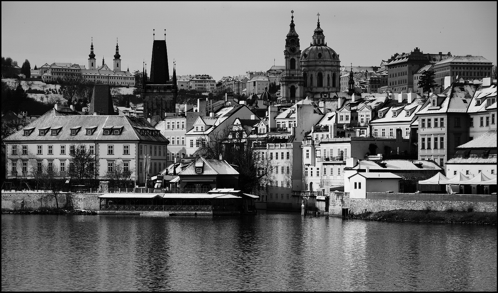 фото "Малостранские дома" метки: черно-белые, архитектура, Prag, Praha, Прага