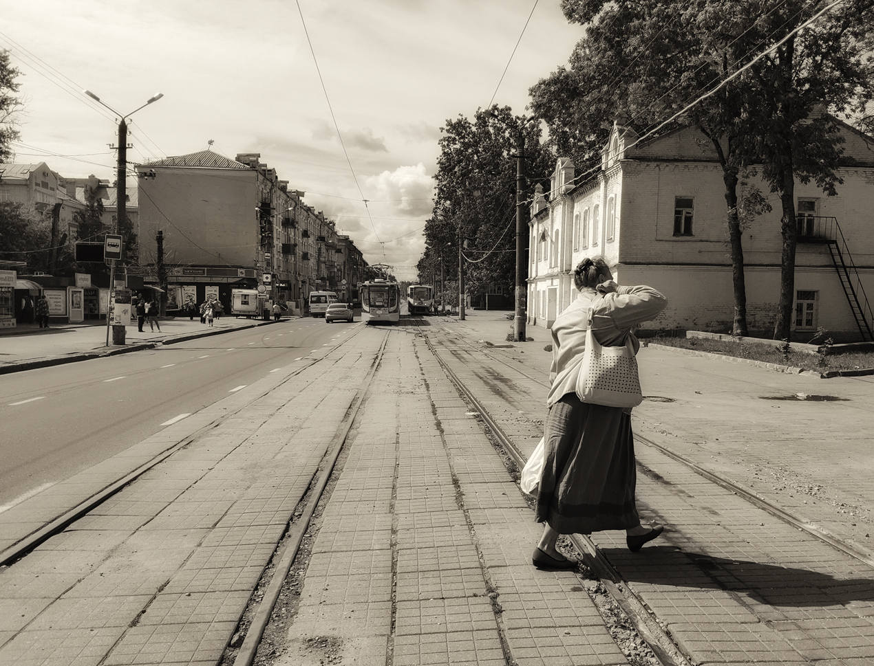 фото "***" метки: город, черно-белые, Мобилкография, Смоленск, лето