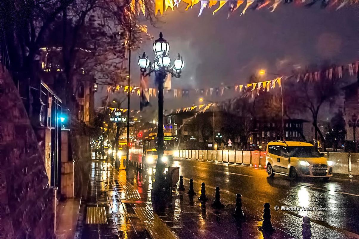 фото "Bulvar' da yağmurlu bir akşam - Ankara" метки: город, пейзаж, Akşam, Ankara, Bulvar, Cadde, Yağmur