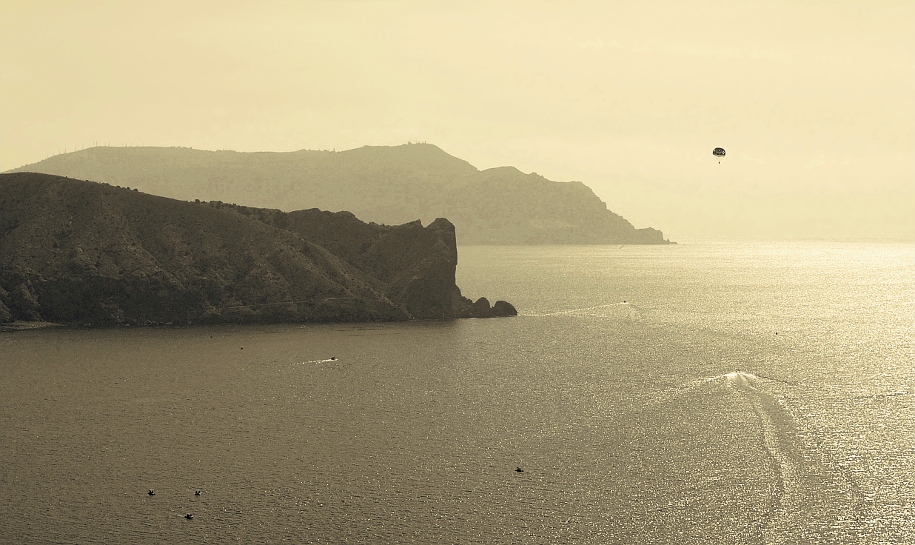 photo "***" tags: black&white, travel, Crimea