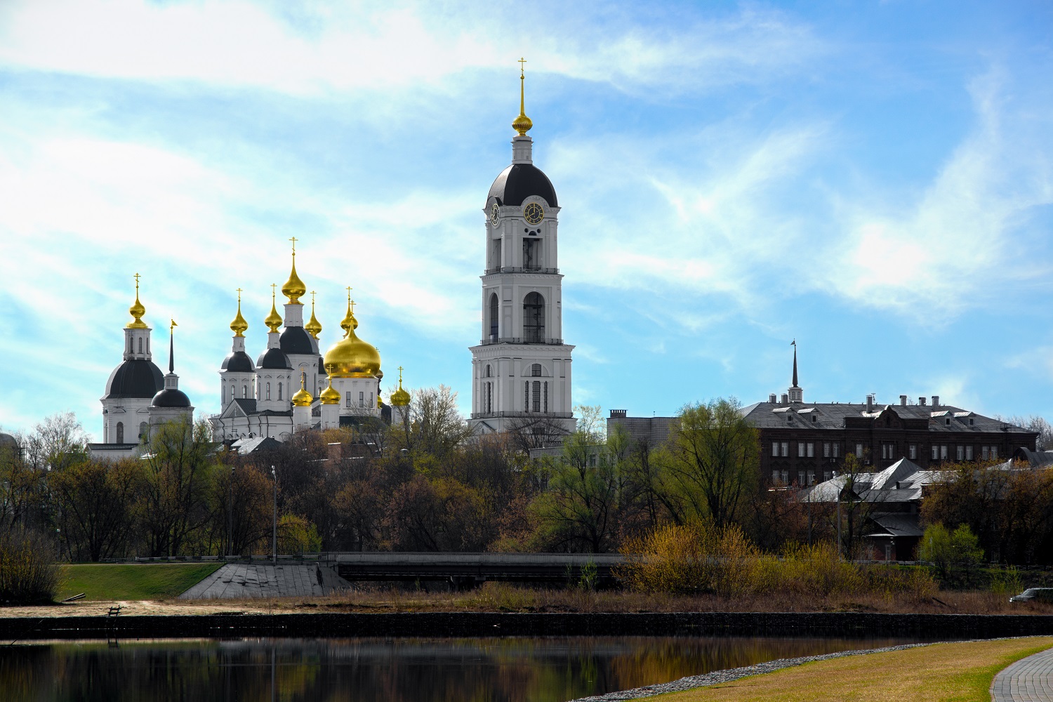 photo "***" tags: city, temple, Саров, купола