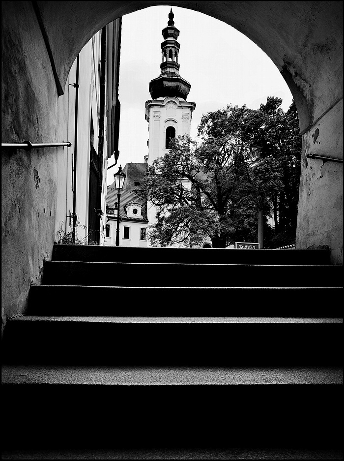photo "Башня и лестница" tags: black&white, Prag, Prague, Praha