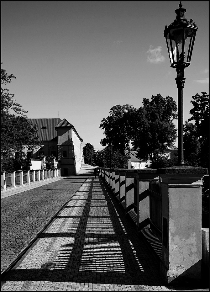 photo "Пороховой мост" tags: black&white, Prag, Prague, Praha