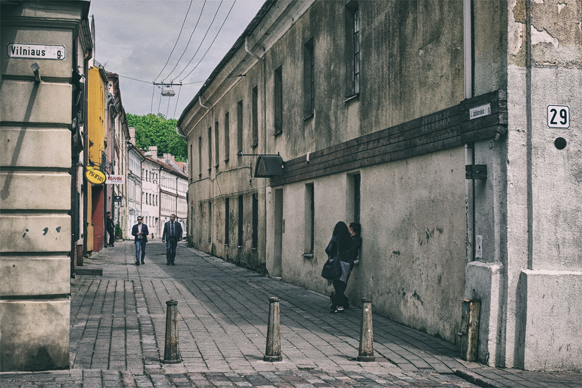 photo "Potential clients" tags: travel, street, Каунас, Литва