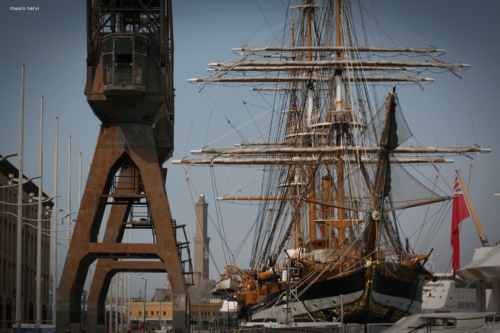 photo "sailing ship Amerigo Vespucci in Genoa, Italy" tags: landscape, 