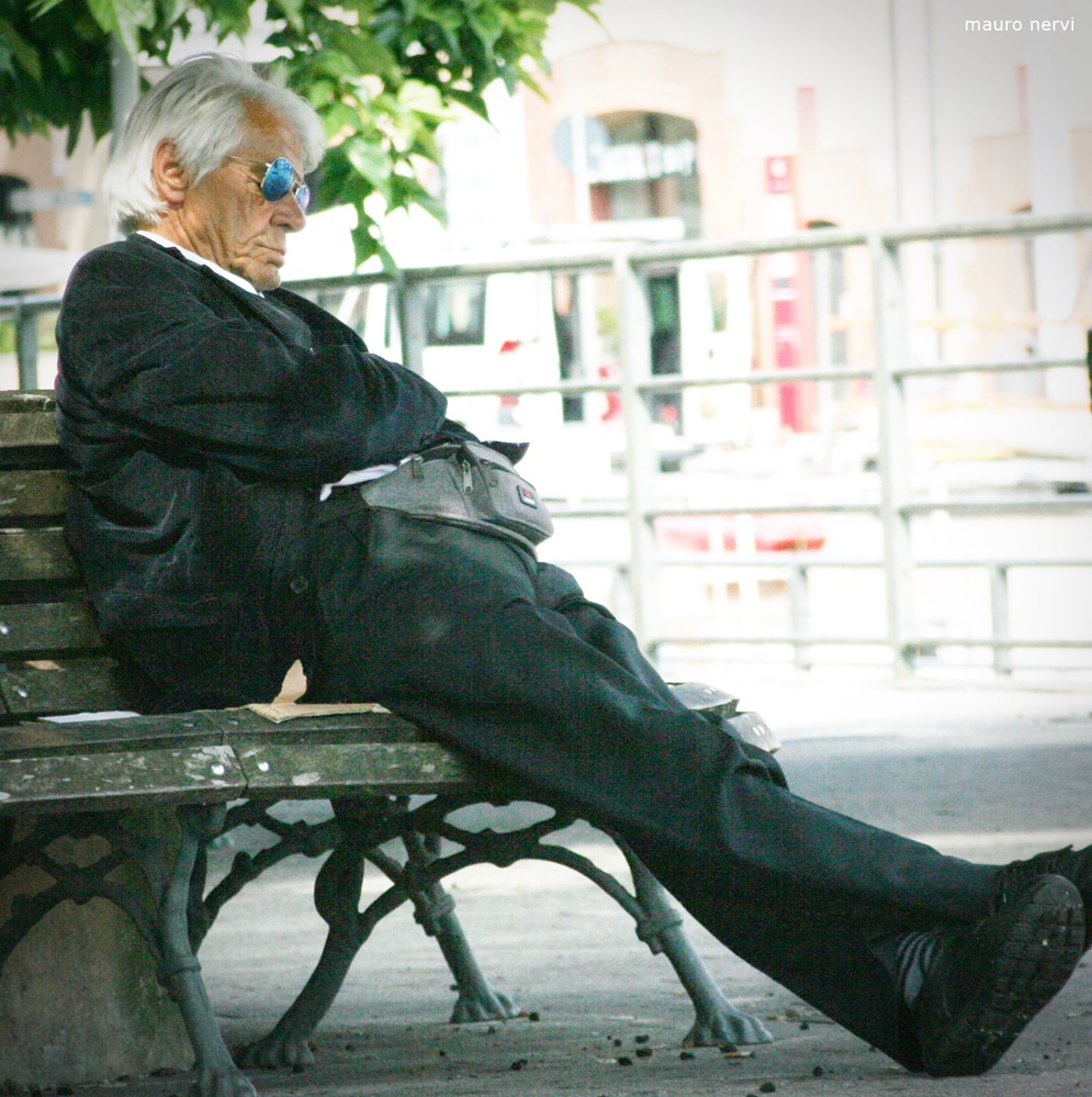 photo "siesta" tags: street, 