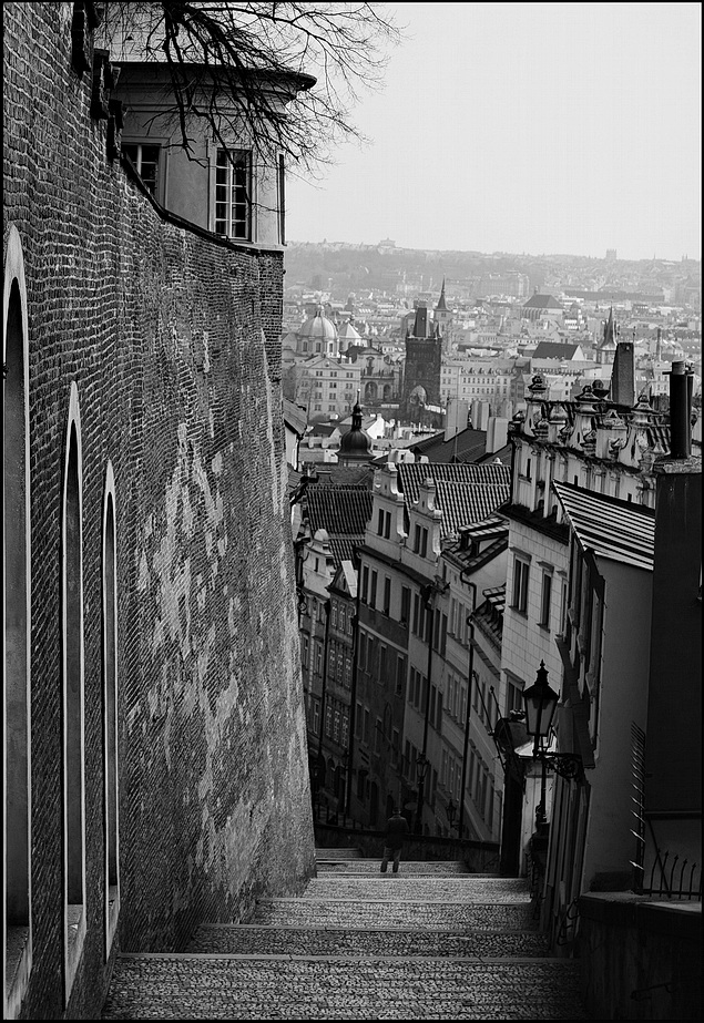 photo "Вид с лестницы-3" tags: black&white, Prag, Prague, Praha