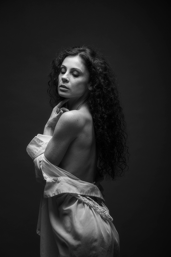 photo "* * *" tags: black&white, portrait, Photographer Alexander Tochins