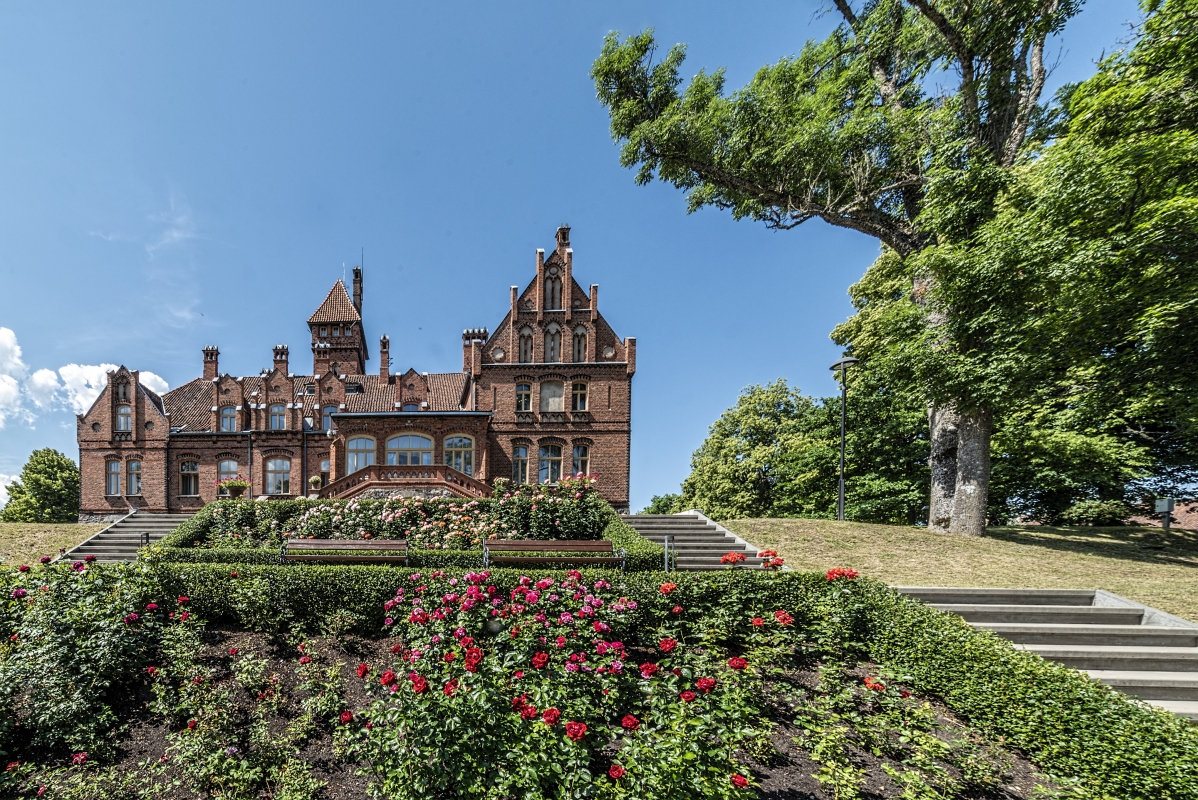 photo "Hunting Lodge in the Summer" tags: travel, 