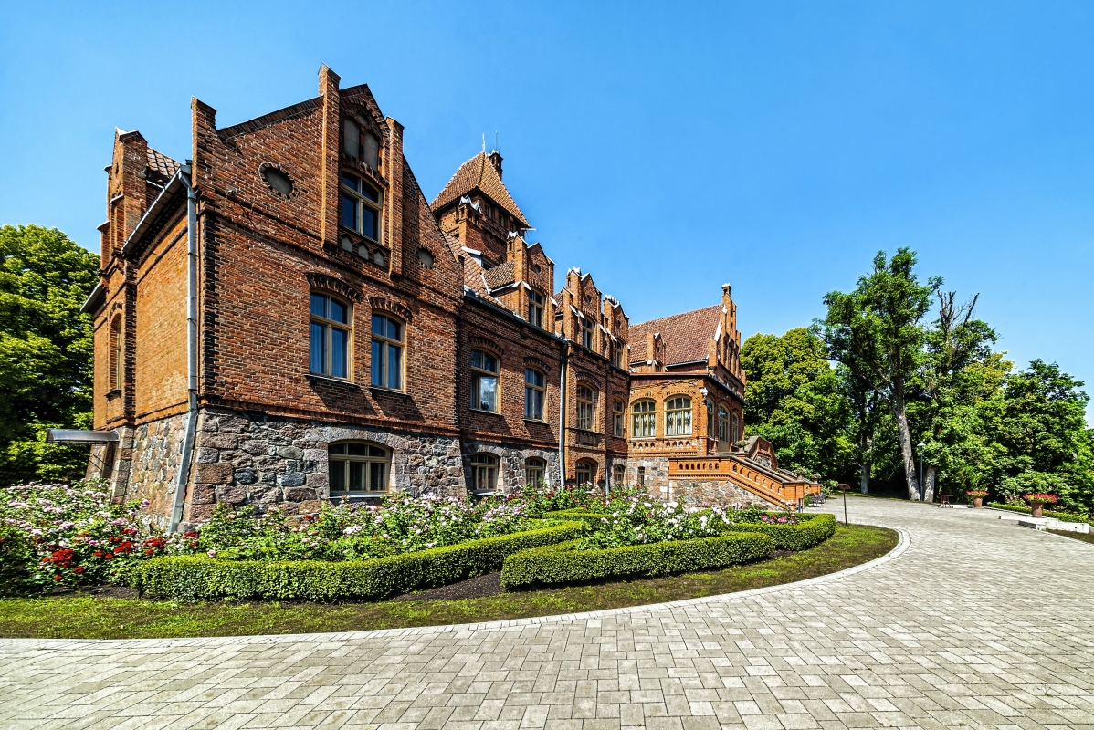 photo "Hunting Lodge, a side view" tags: architecture, 