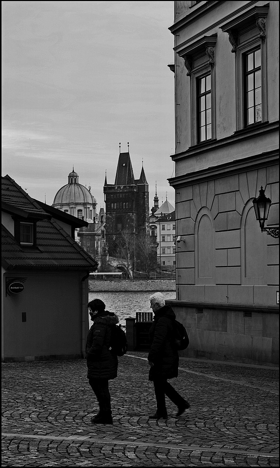 photo "Пара в Кампе" tags: black&white, Prag, Prague, Praha