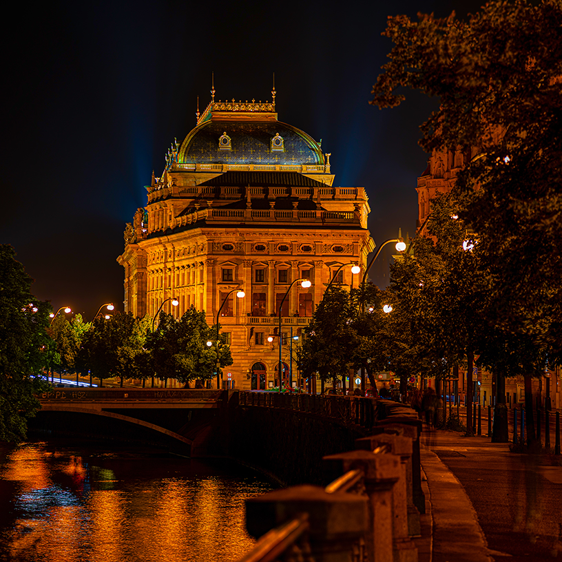 фото "Национальный театр Прага" метки: архитектура, стрит-фото, ночная съемка