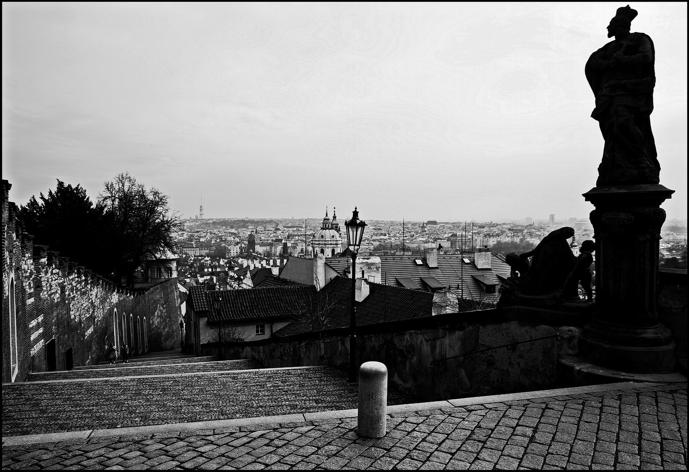 фото "Вид с лестницы-4" метки: черно-белые, Prag, Praha, Прага