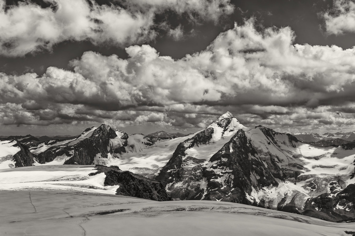 photo "Weisskugel" tags: landscape, black&white, Europe, mountains