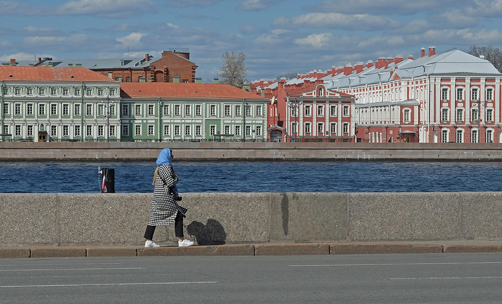 фото "Питер" метки: стрит-фото, репортаж, путешествия, Набережная, Нева, Санкт Питербург, питер, река, улица