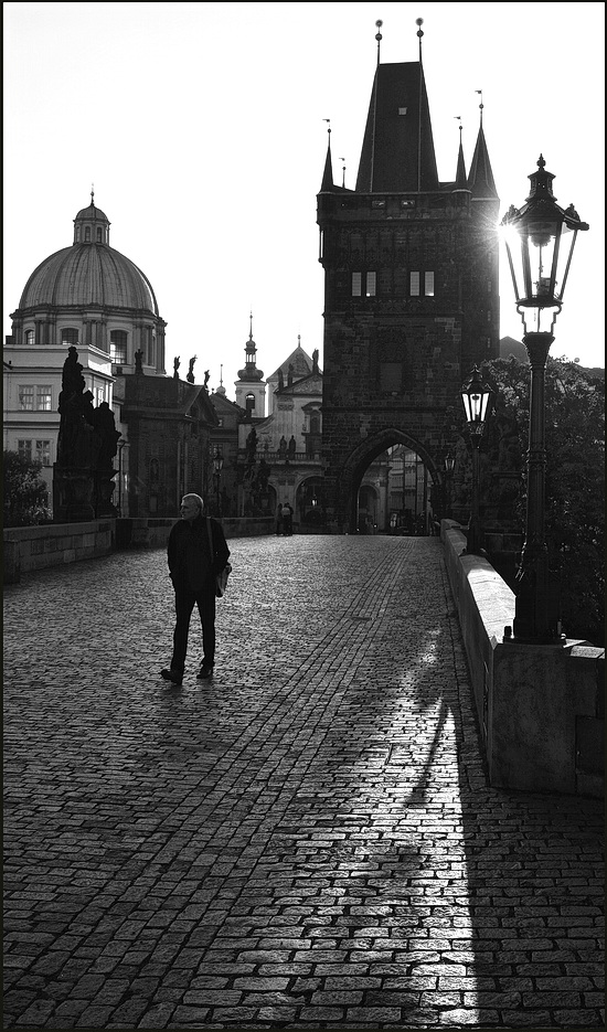 photo "На Карловом мосту-2" tags: black&white, Prag, Prague, Praha