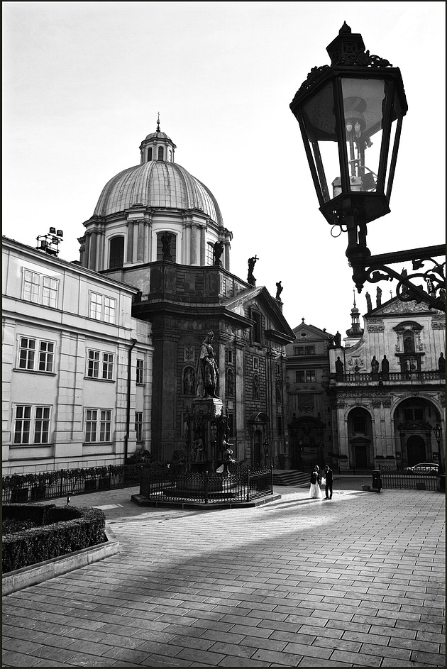 photo "Утро на площади-3" tags: black&white, Prag, Prague, Praha