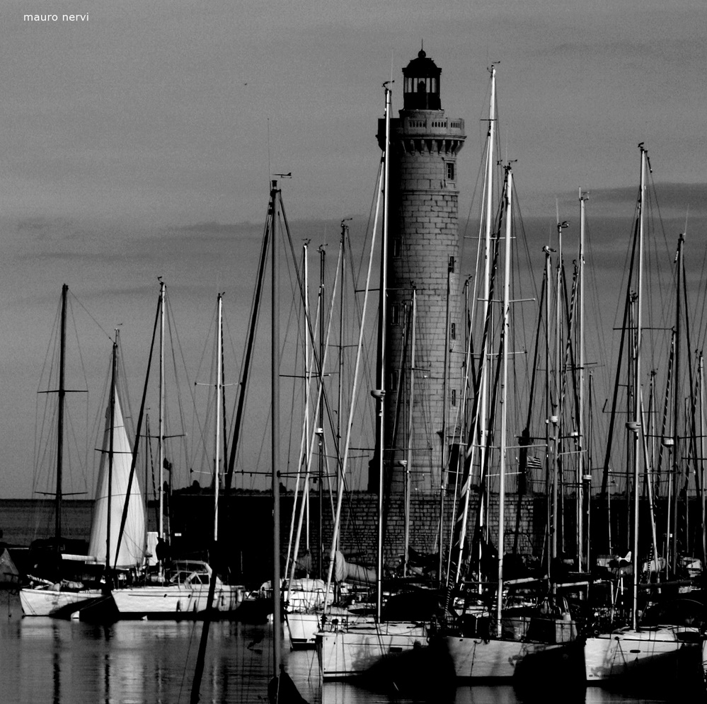 photo "the lighthouse" tags: black&white, 