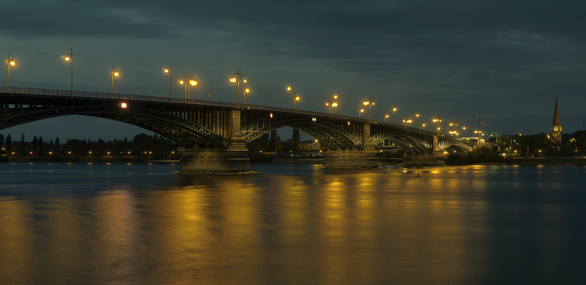 фото "Мост Теодора Хойса" метки: город, архитектура, 