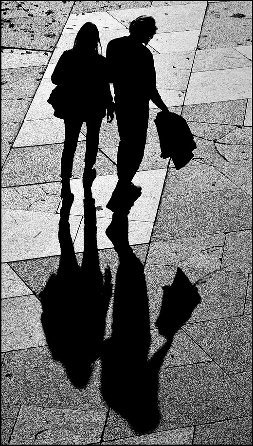 photo "Пара и тени" tags: black&white, Prag, Prague, Praha