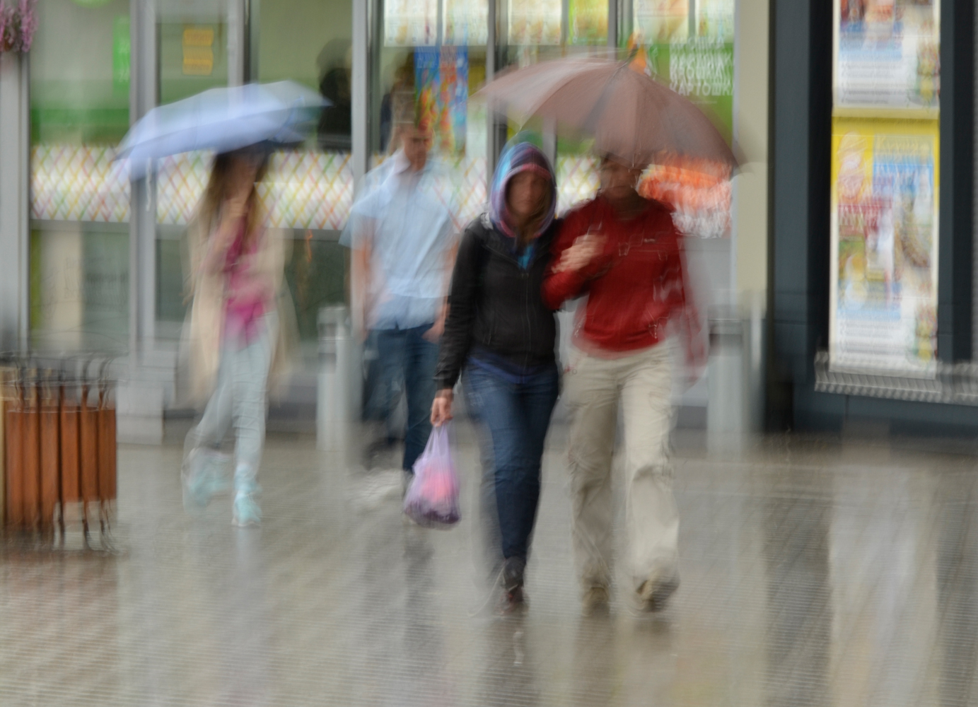 photo "***" tags: genre, Moscow, rain, summer, монокль