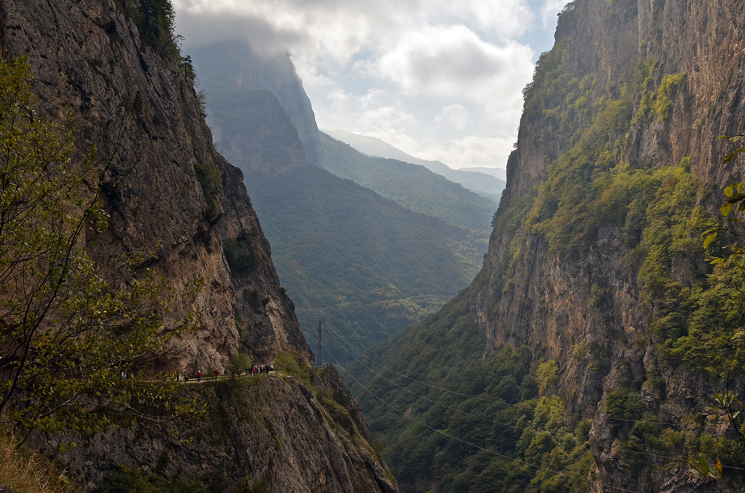 photo "***" tags: landscape, mountains, Кавказ, ущелье