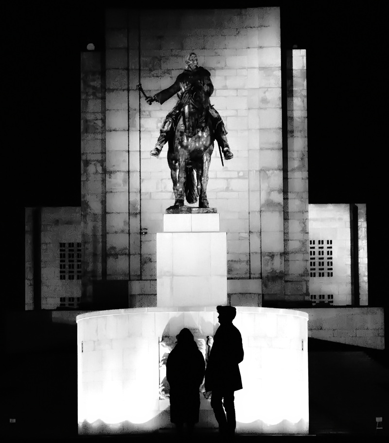 фото "Памятник и фигуры" метки: черно-белые, Prag, Praha, Прага