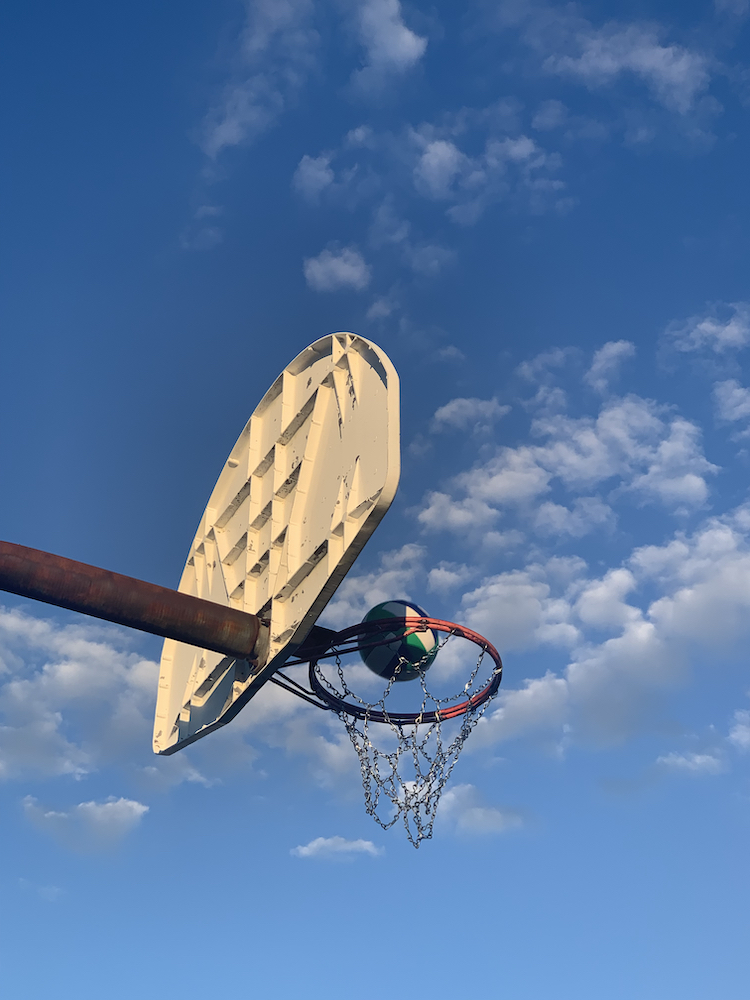 photo "***" tags: sport, fragment, basketball, sky, summer