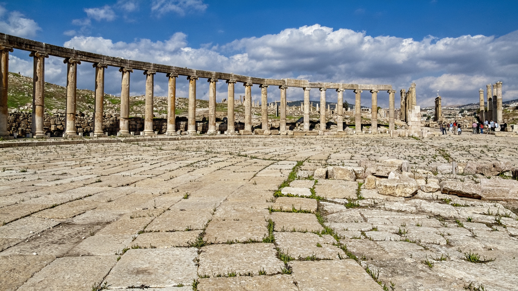 photo "The Roman Empire reached here too" tags: architecture, 