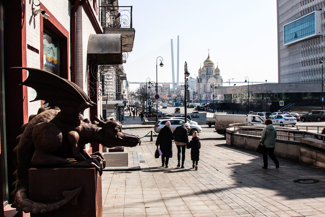 фото "Стражник улицы" метки: архитектура, пейзаж, жанр, весна, город.