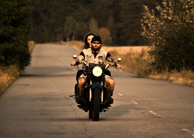 photo "***" tags: genre, portrait, autumn, evening, road, байкеры, даль, мт-10, настроение