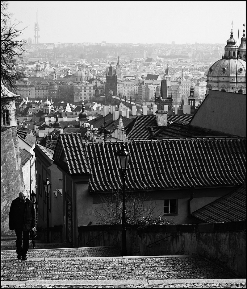 photo "На лестнице" tags: black&white, Prag, Prague, Praha