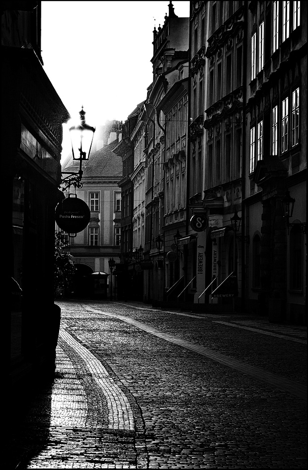 фото "Утренняя улица" метки: черно-белые, Prag, Praha, Прага