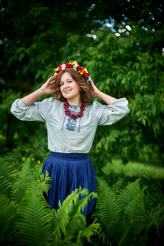 photo "***" tags: portrait, girl, spring, винтаж, вышиванка, модель, настроение, портрет девушка, портрет девушка весна