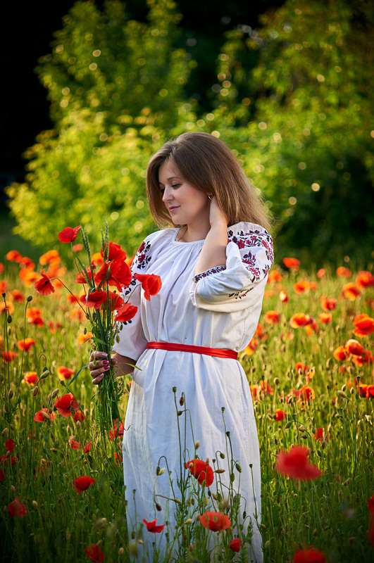 photo "***" tags: portrait, flowers, girl, meadow, summer, sunset, маки, модель, настроение, портрет девушка, портрет девушка лето, солнечно