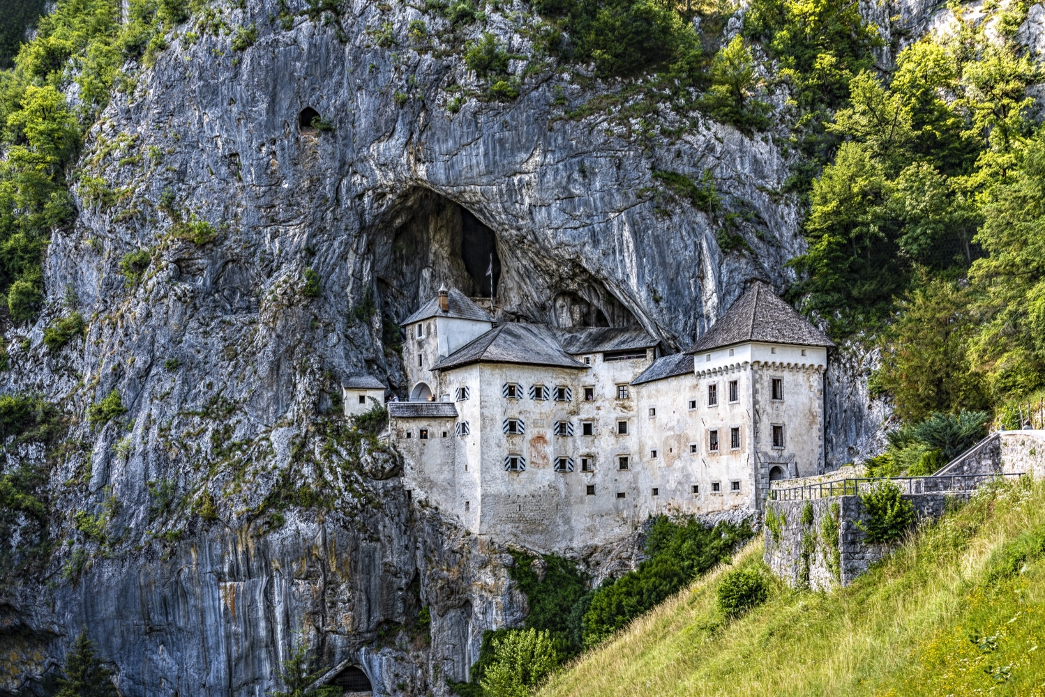 photo "Predjama Castle" tags: architecture, 