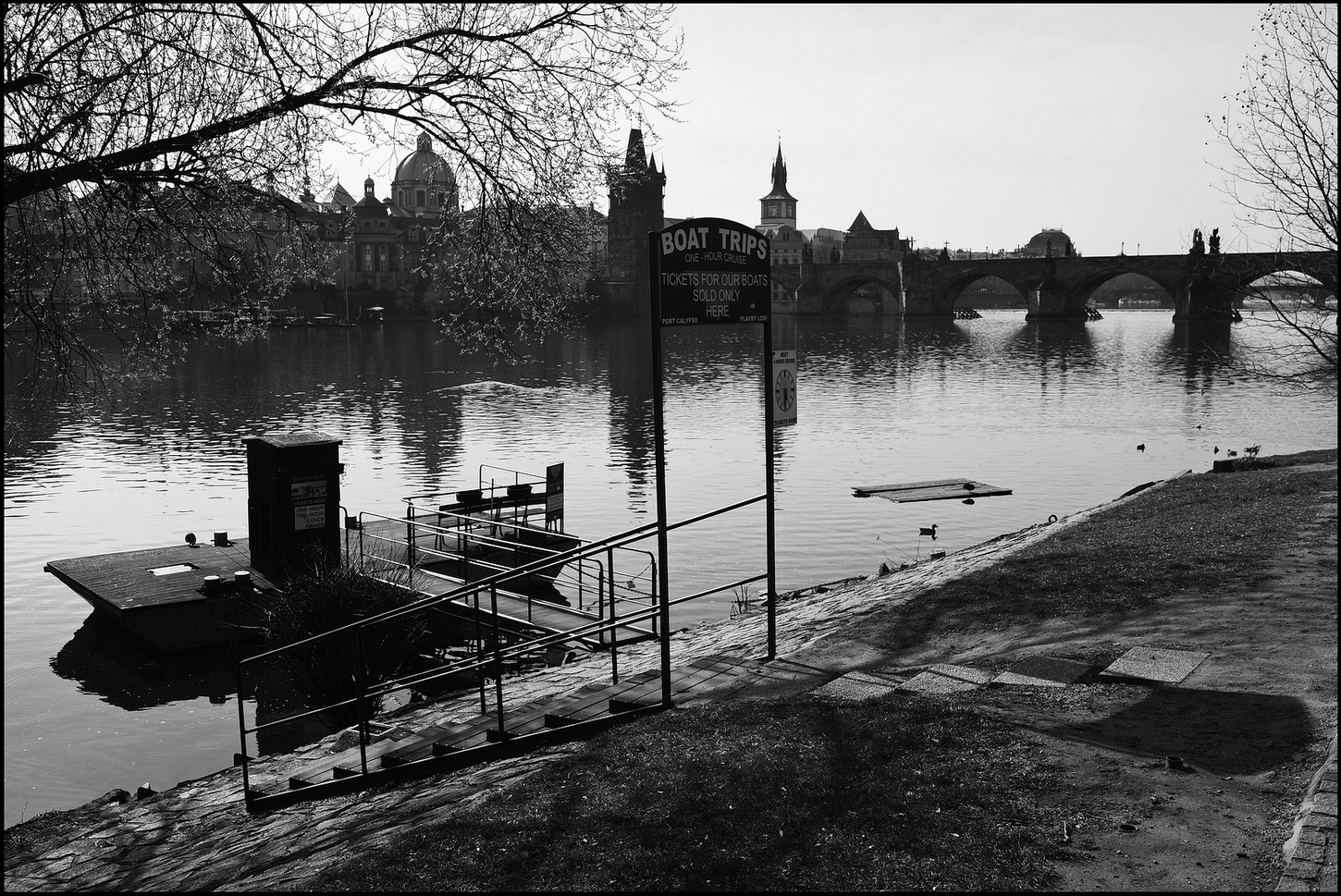 фото "У Влтаву-12" метки: черно-белые, Prag, Praha, Прага
