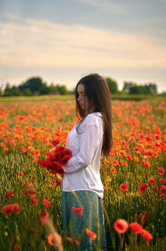 photo "***" tags: portrait, field, flowers, girl, meadow, spring, арт, красные маки, маки, модель, настроение, полесье, портрет девушка, портрет девушка весна, солнечно, цветение