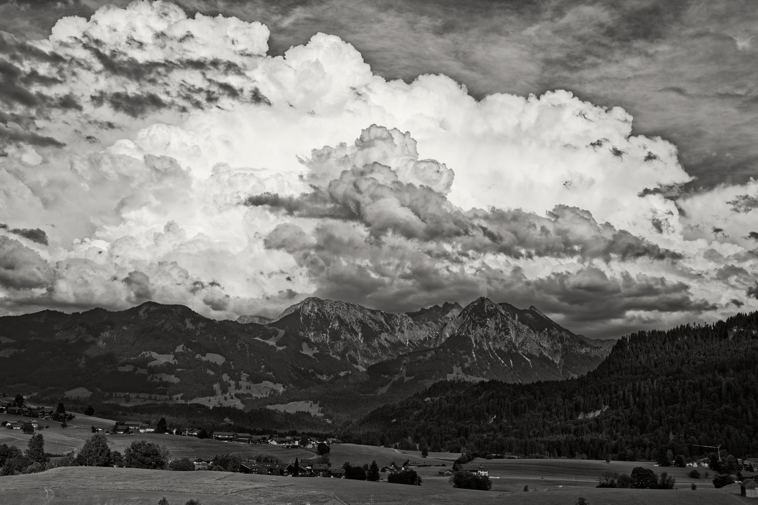 photo "Thunderstorm above the Nebelhorn" tags: landscape, black&white, Europe, mountains
