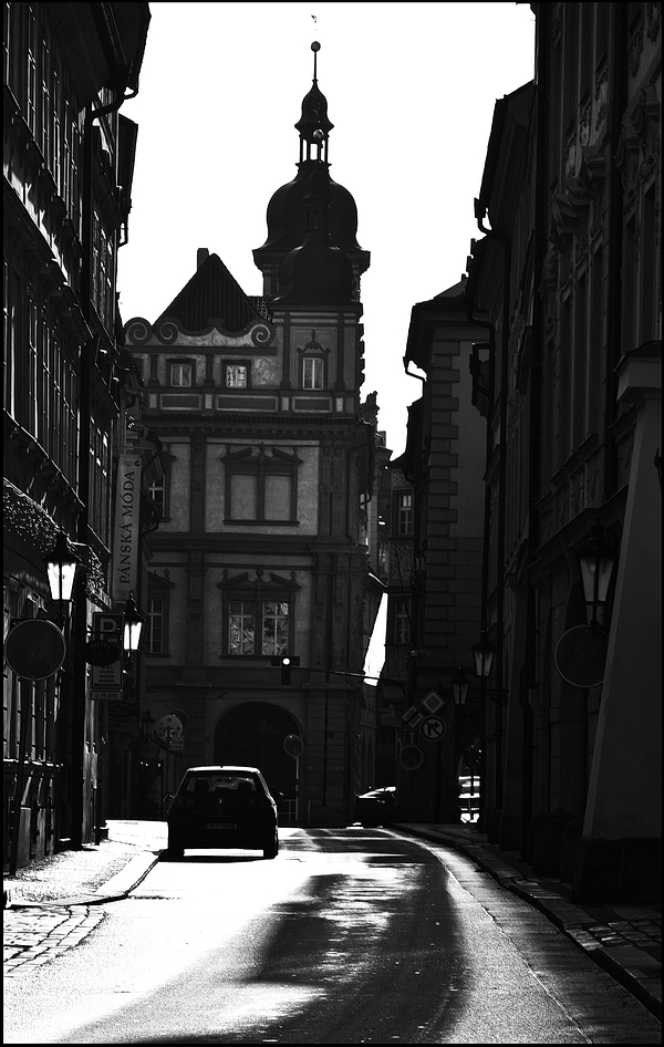 фото "Улица и автомобиль" метки: черно-белые, Prag, Praha, Прага