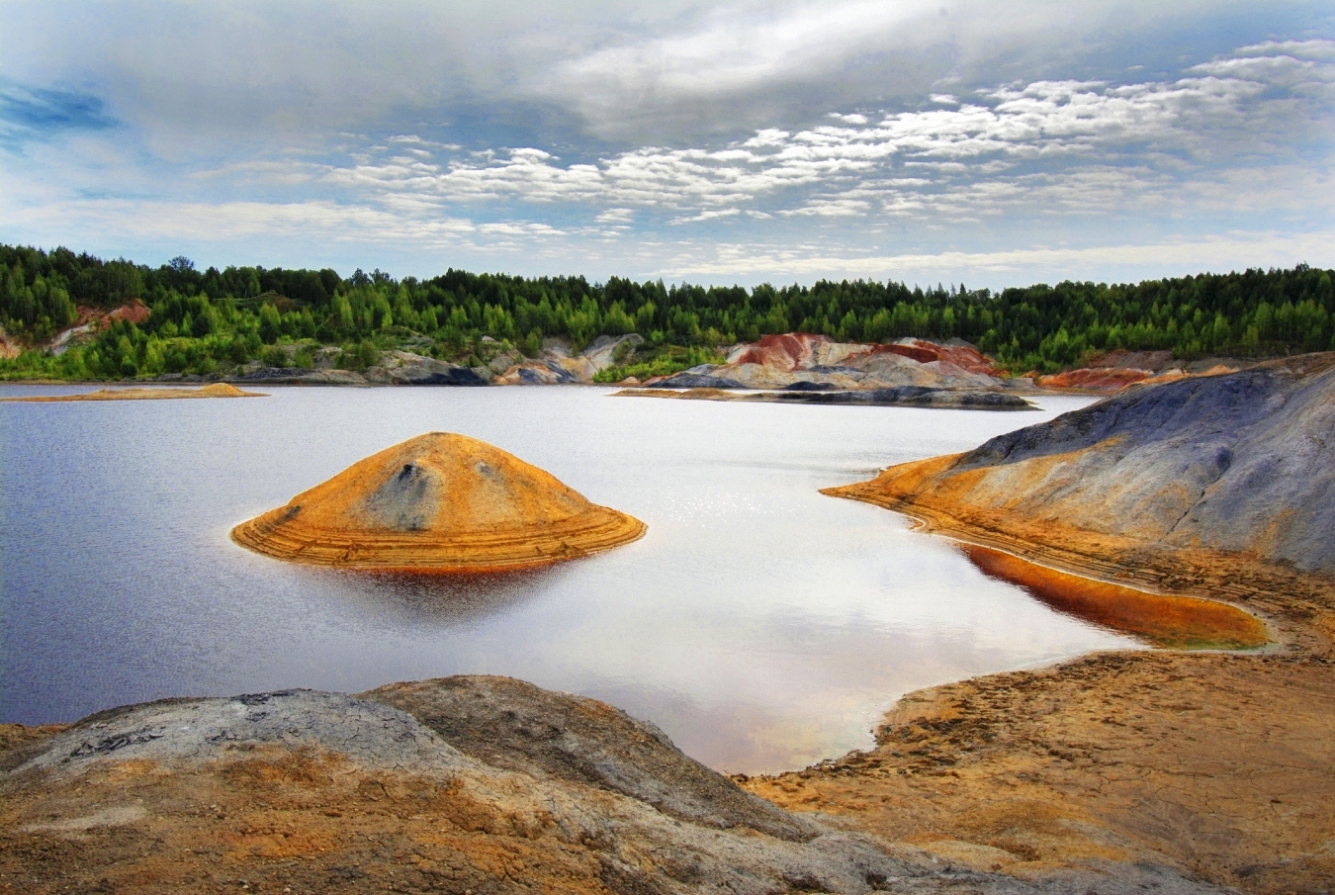 фото "Уральский Марс" метки: пейзаж, вода, глина, горы, лес, озеро, пруд