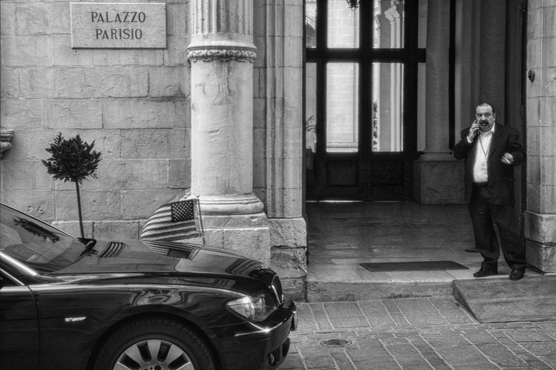 photo ""The car is waiting, Mr. Ambassador" ..." tags: travel, street, Мальта