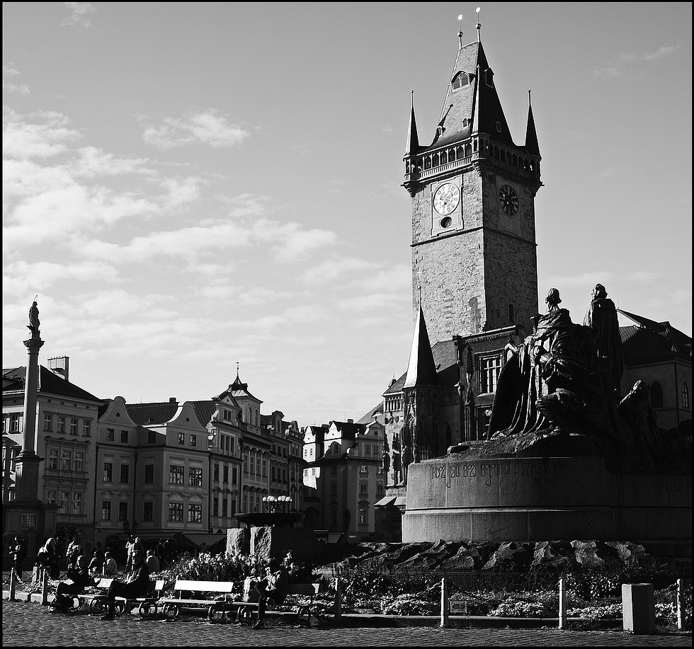 photo "Утренняя площадь" tags: black&white, architecture, Prag, Prague, Praha