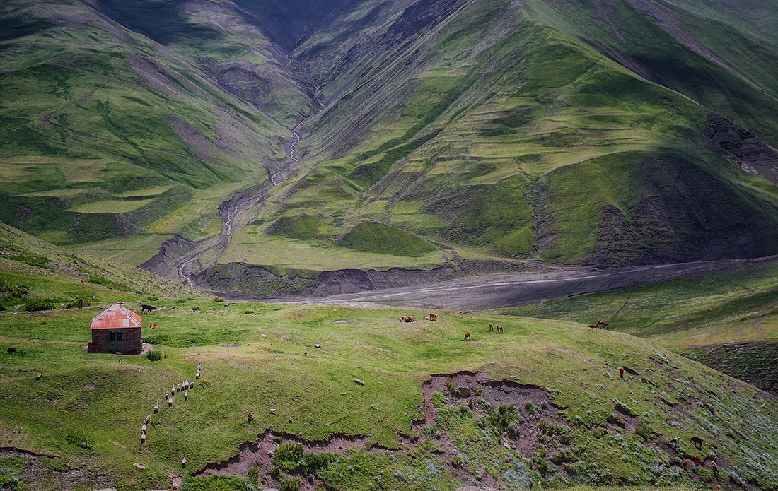 фото "Простая сложная жизнь..." метки: путешествия, природа, Азербайджан, горы