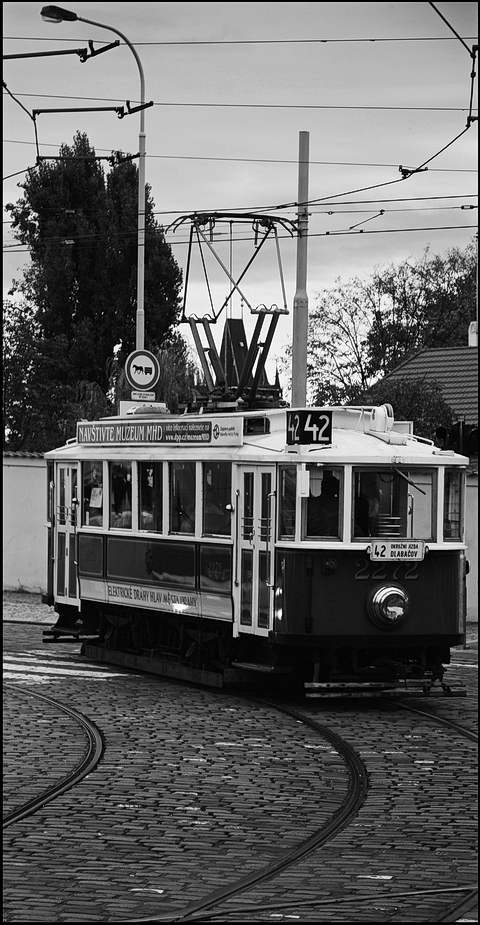photo "Исторический трамвай" tags: black&white, Prag, Prague, Praha