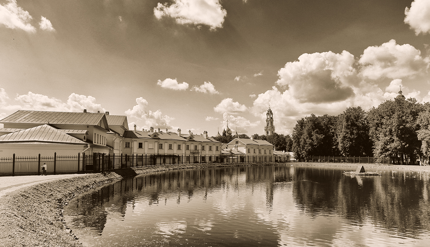 photo "***" tags: architecture, black&white, nature, 