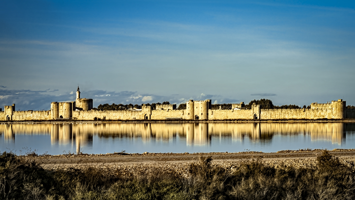 photo "Medieval Walls of Aigues-Mortes" tags: architecture, 